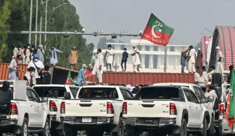 پی ٹی آئی لانگ مارچ اب 4 اکتوبر   کو ہوگا،